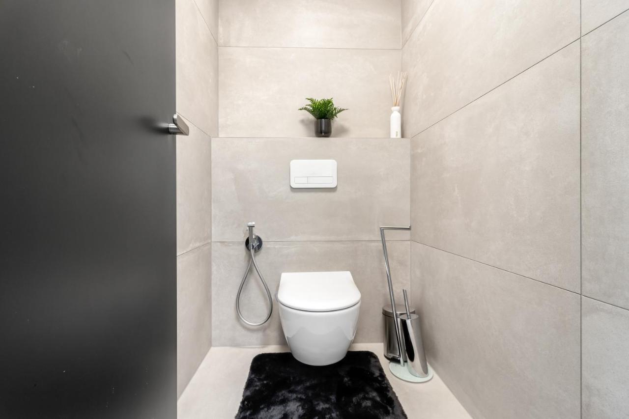 Luxury Penthouse Prague Apartment Exterior photo